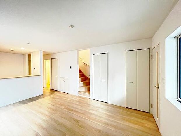 家族団らんの場所としてゆったりと居心地の良いリビングです。