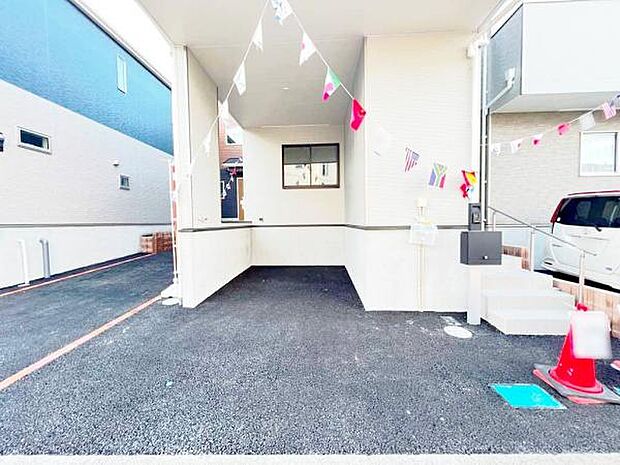 駐車場ももちろん完備しておりますのでお車所有の方にも心強いです。