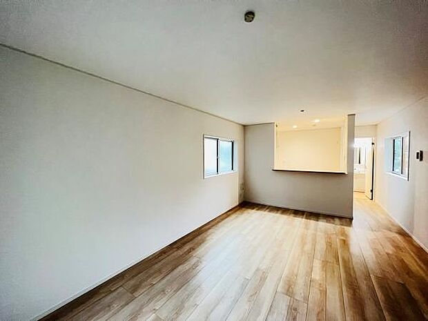 リビングダイニングになります。ご家族そろっての素敵な空間になりそうですね。