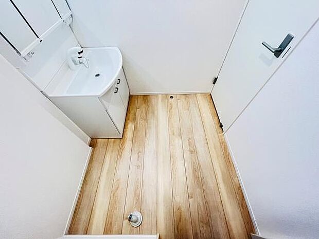 脱衣所は小さなお子様がいるご家庭にも重宝されます。