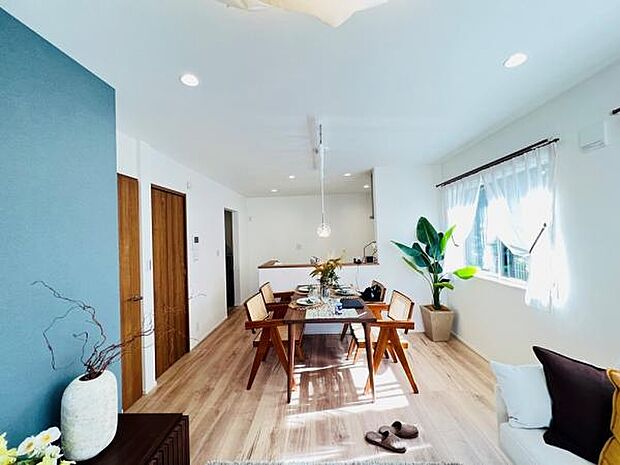 ご家族の温かい時間を演出するダイニングスペースです。