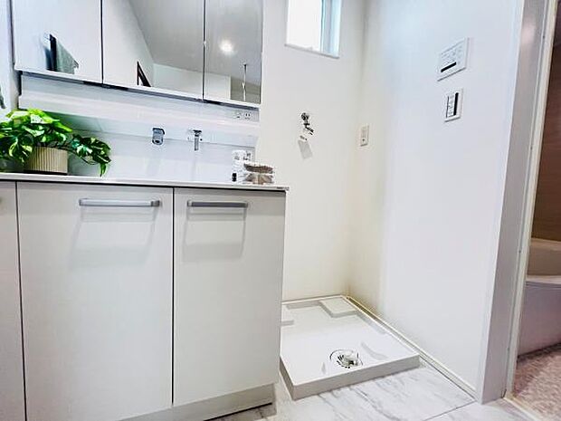 お天気を気にせずお洗濯ができ、室内干し可能です。