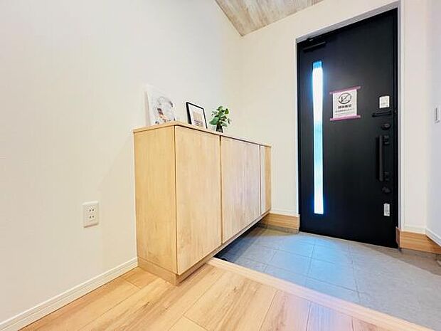 いつも気持ちよくご家族を迎えられる玄関です。