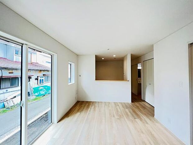 リビングダイニングになります。ご家族そろっての素敵な空間になりそうですね。