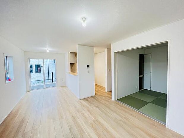 リビングダイニングになります。ご家族そろっての素敵な空間になりそうですね。