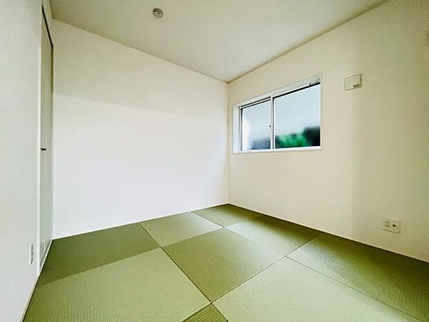 和室スペースです。畳のお部屋は寛げる空間ですね。