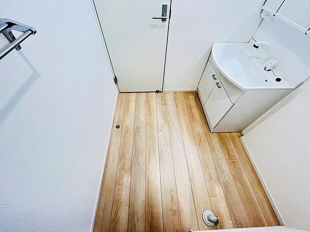 脱衣所は小さなお子様がいるご家庭にも重宝されます。