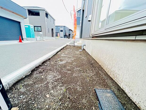 お庭スペースは、ガーデニングやお子様との外遊びなど多彩な用途でお楽しみいただけます。