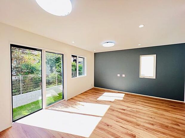 家族団らんの場所としてゆったりと居心地の良いリビングです。