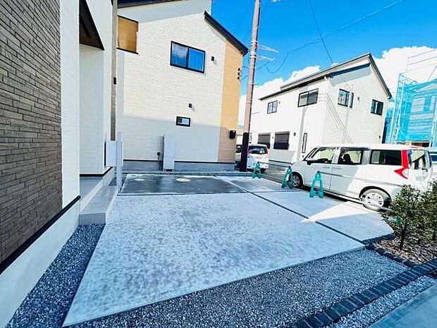 駐車場ももちろん完備しておりますのでお車所有の方にも心強いです。