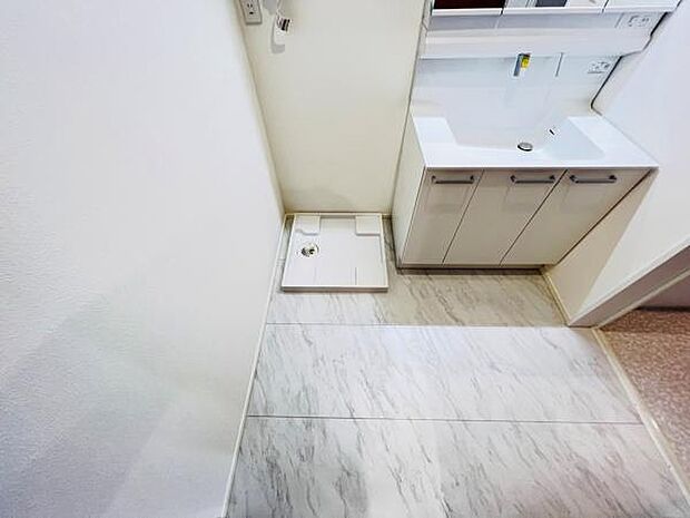 脱衣所は小さなお子様がいるご家庭にも重宝されます。