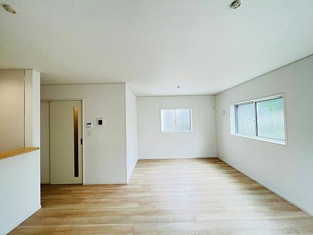 家族団らんの場所としてゆったりと居心地の良いリビングです。