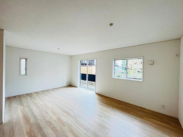 家族団らんの場所としてゆったりと居心地の良いリビングです。