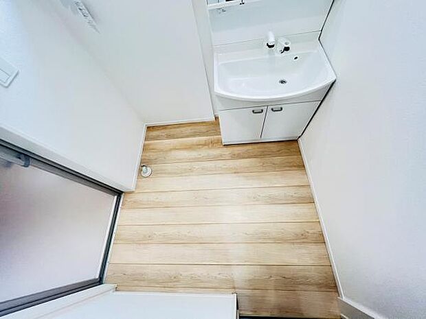 脱衣所は小さなお子様がいるご家庭にも重宝されます。