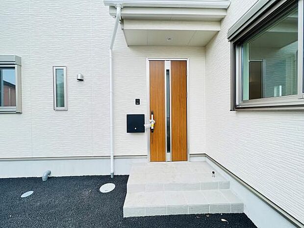 いつも気持ちよくご家族を迎えられる玄関です。