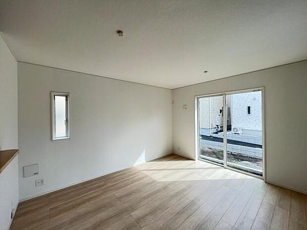 リビングダイニングになります。ご家族そろっての素敵な空間になりそうですね。