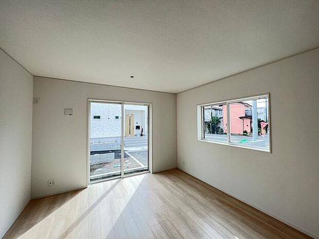 家族団らんの場所としてゆったりと居心地の良いリビングです。