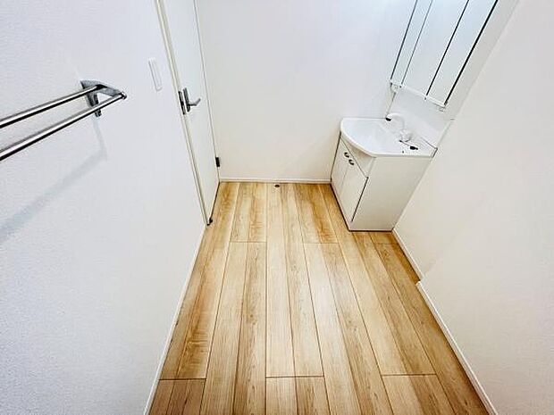 脱衣所は小さなお子様がいるご家庭にも重宝されます。