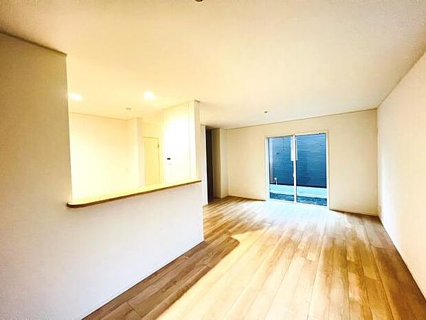 ご家族の温かい時間を演出するダイニングスペースです。