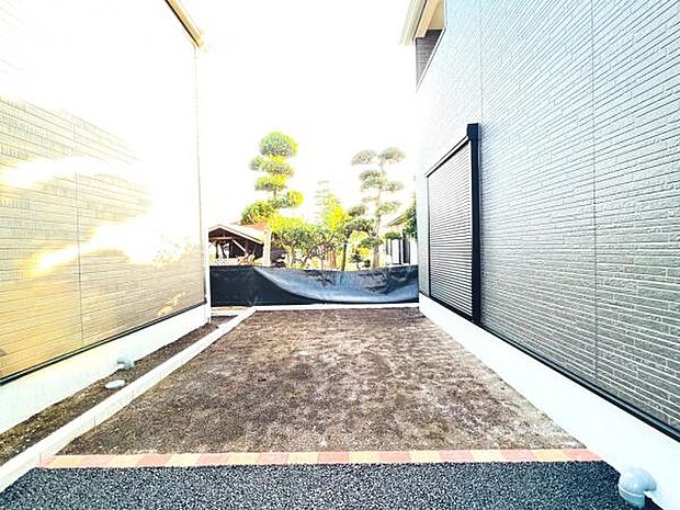 お庭スペースは、ガーデニングやお子様との外遊びなど多彩な用途でお楽しみいただけます。