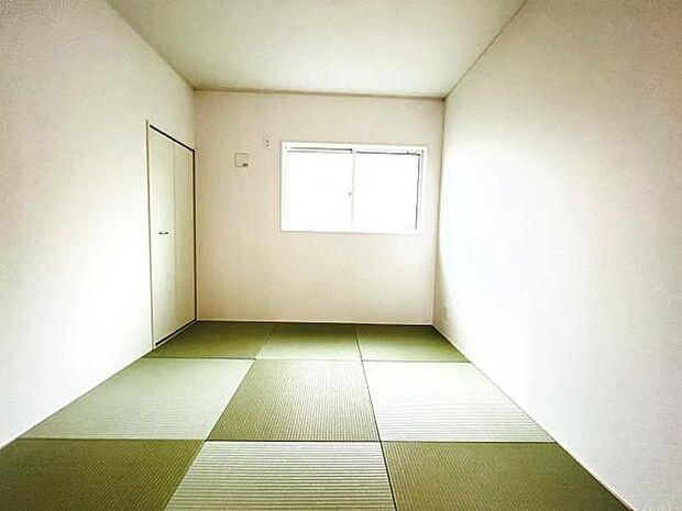 和室スペースです。畳のお部屋は寛げる空間ですね。