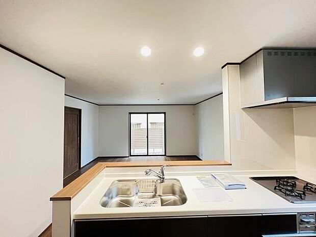 ご家族の温かい時間を演出するダイニングスペースです。