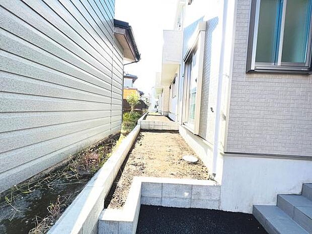 お庭スペースは、ガーデニングやお子様との外遊びなど多彩な用途でお楽しみいただけます。