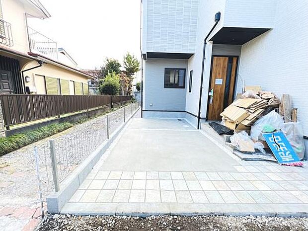 駐車場ももちろん完備しておりますのでお車所有の方にも心強いです。