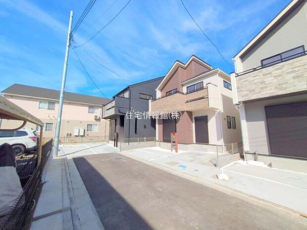 前面道路を含めた現地写真です。