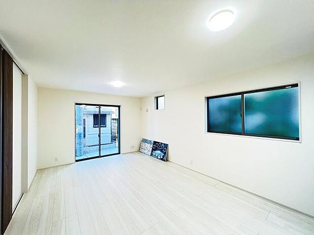 家族団らんの場所としてゆったりと居心地の良いリビングです。