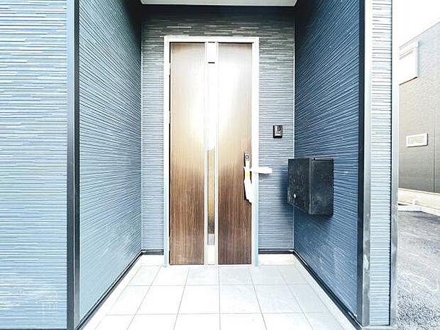 いつも気持ちよくご家族を迎えられる玄関です。