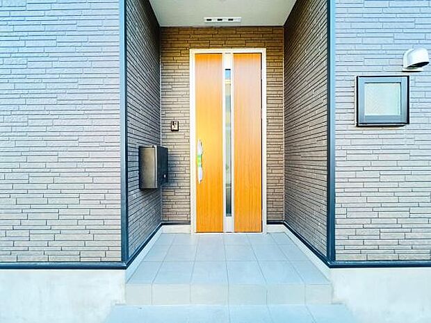 いつも気持ちよくご家族を迎えられる玄関です。