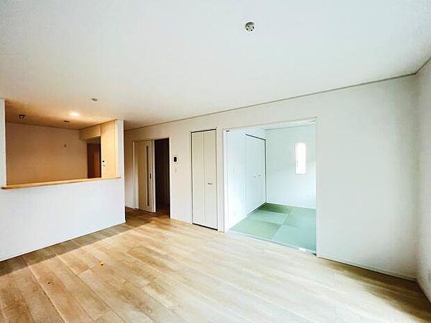 ご家族の温かい時間を演出するダイニングスペースです。