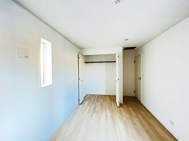 約8帖の主寝室スペースです。お子様が小さいうちは一緒に就寝できますね。