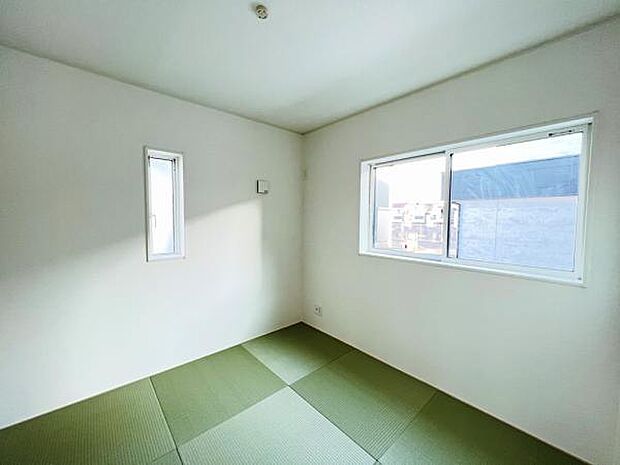 和室スペースです。畳のお部屋は寛げる空間ですね。