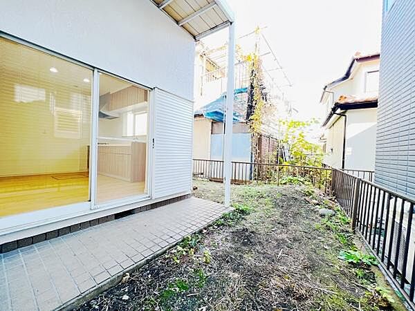 お庭スペースは、ガーデニングやお子様との外遊びなど多彩な用途でお楽しみいただけます。