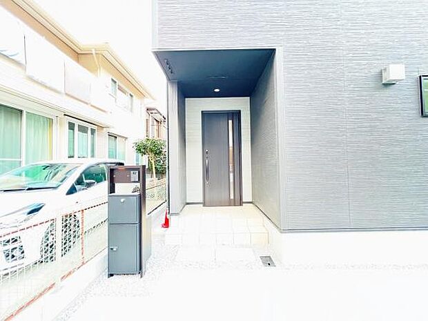 いつも気持ちよくご家族を迎えられる玄関です。