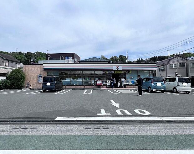 セブン-イレブン 座間入谷5丁目店まで約740m(徒歩10分)