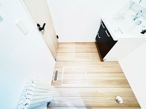 脱衣所は小さなお子様がいるご家庭にも重宝されます。