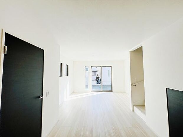 家族団らんの場所としてゆったりと居心地の良いリビングです。