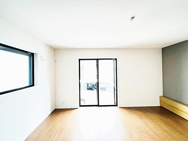 家族団らんの場所としてゆったりと居心地の良いリビングです。