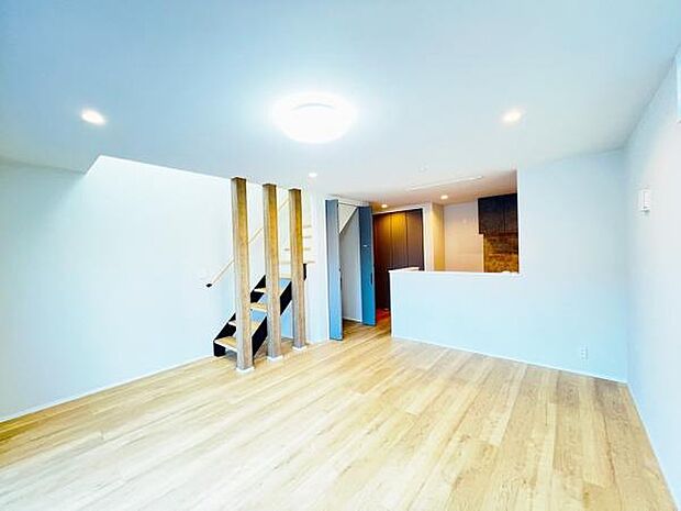 リビングダイニングになります。ご家族そろっての素敵な空間になりそうですね。