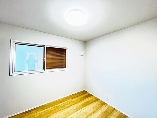 子供部屋にもちょうど良い大きさのお部屋です。