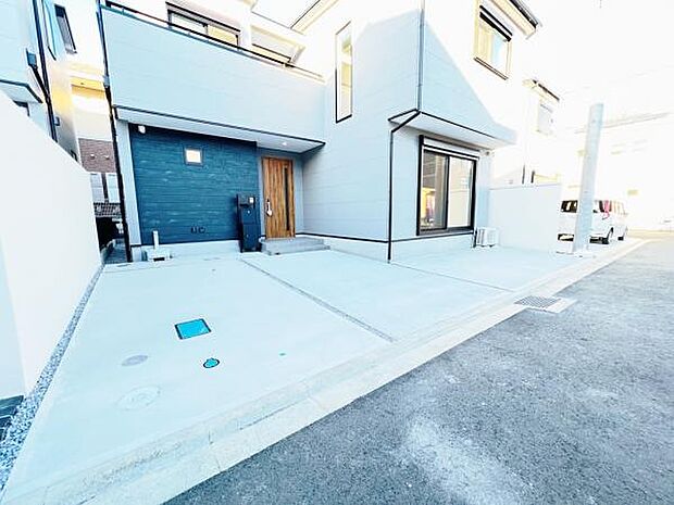 駐車場ももちろん完備しておりますのでお車所有の方にも心強いです。