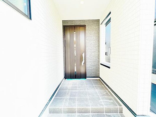 いつも気持ちよくご家族を迎えられる玄関です。