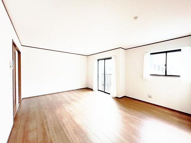 家族団らんの場所としてゆったりと居心地の良いリビングです。