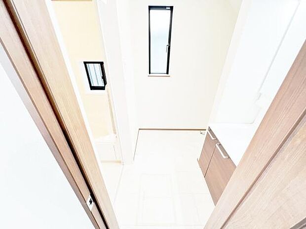 脱衣所は小さなお子様がいるご家庭にも重宝されます。