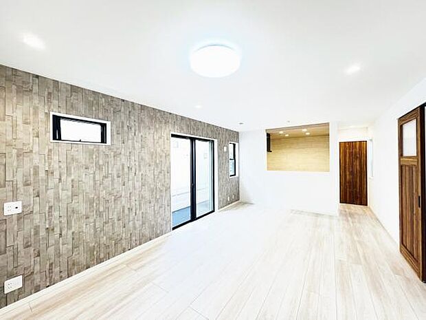 リビングダイニングになります。ご家族そろっての素敵な空間になりそうですね。