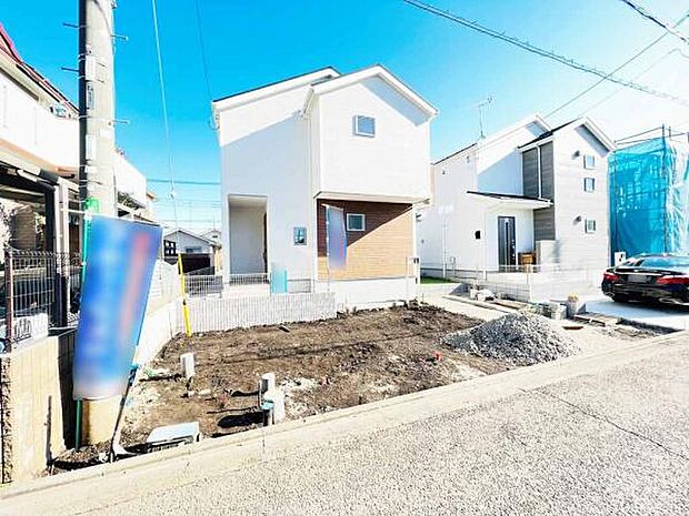 駐車場ももちろん完備しておりますのでお車所有の方にも心強いです。