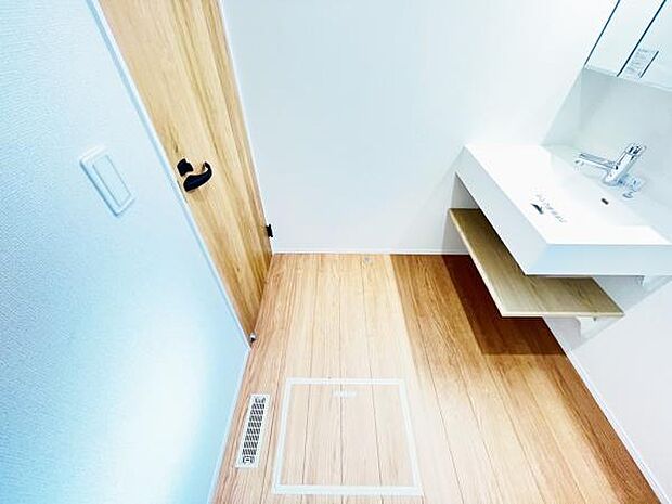 脱衣所は小さなお子様がいるご家庭にも重宝されます。